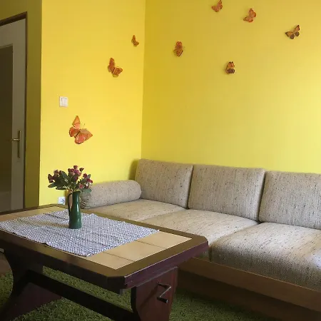 Viola Vendeghaz Apartamento *